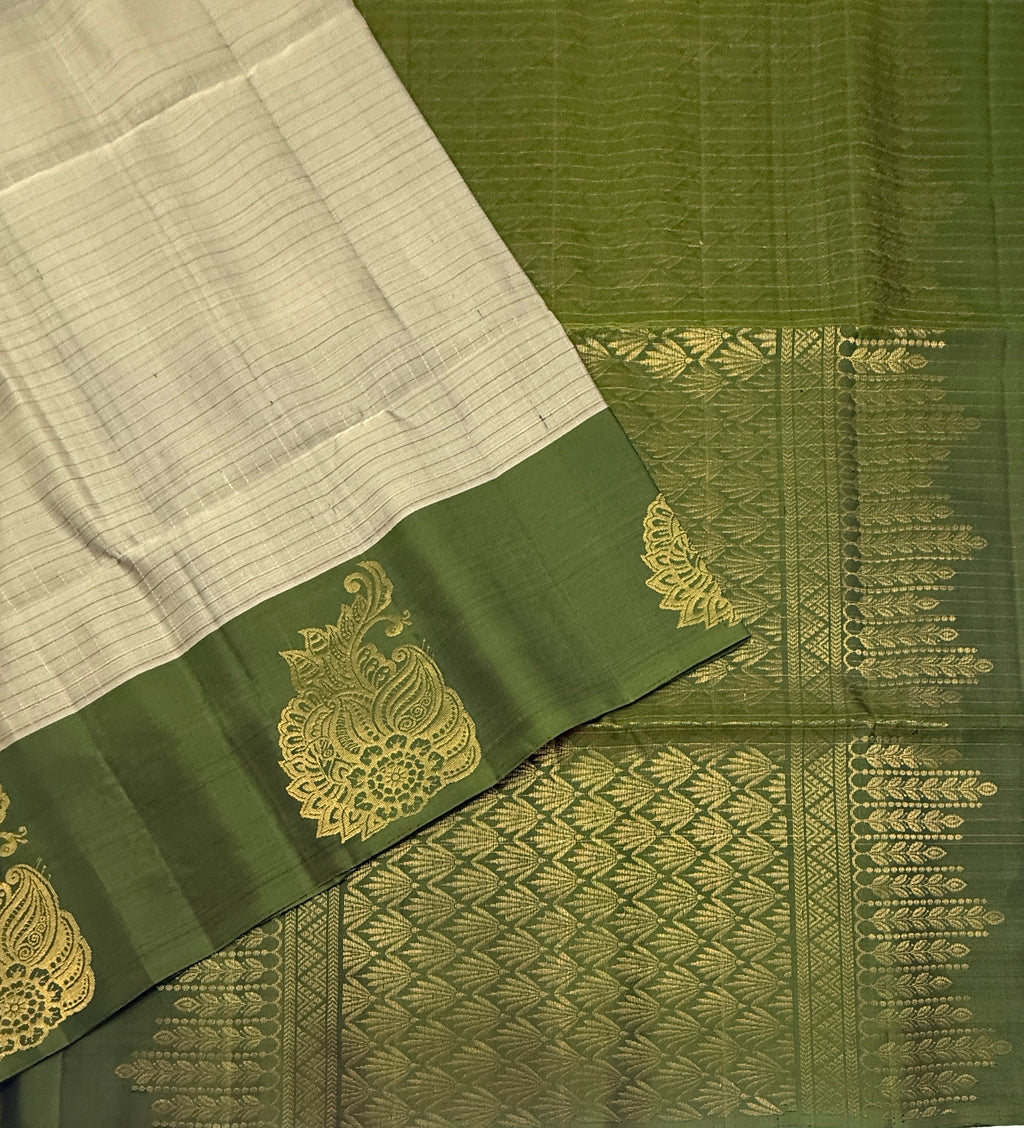 VSF1101 - grey color body , green color pallu,blouse - Pure silk saree