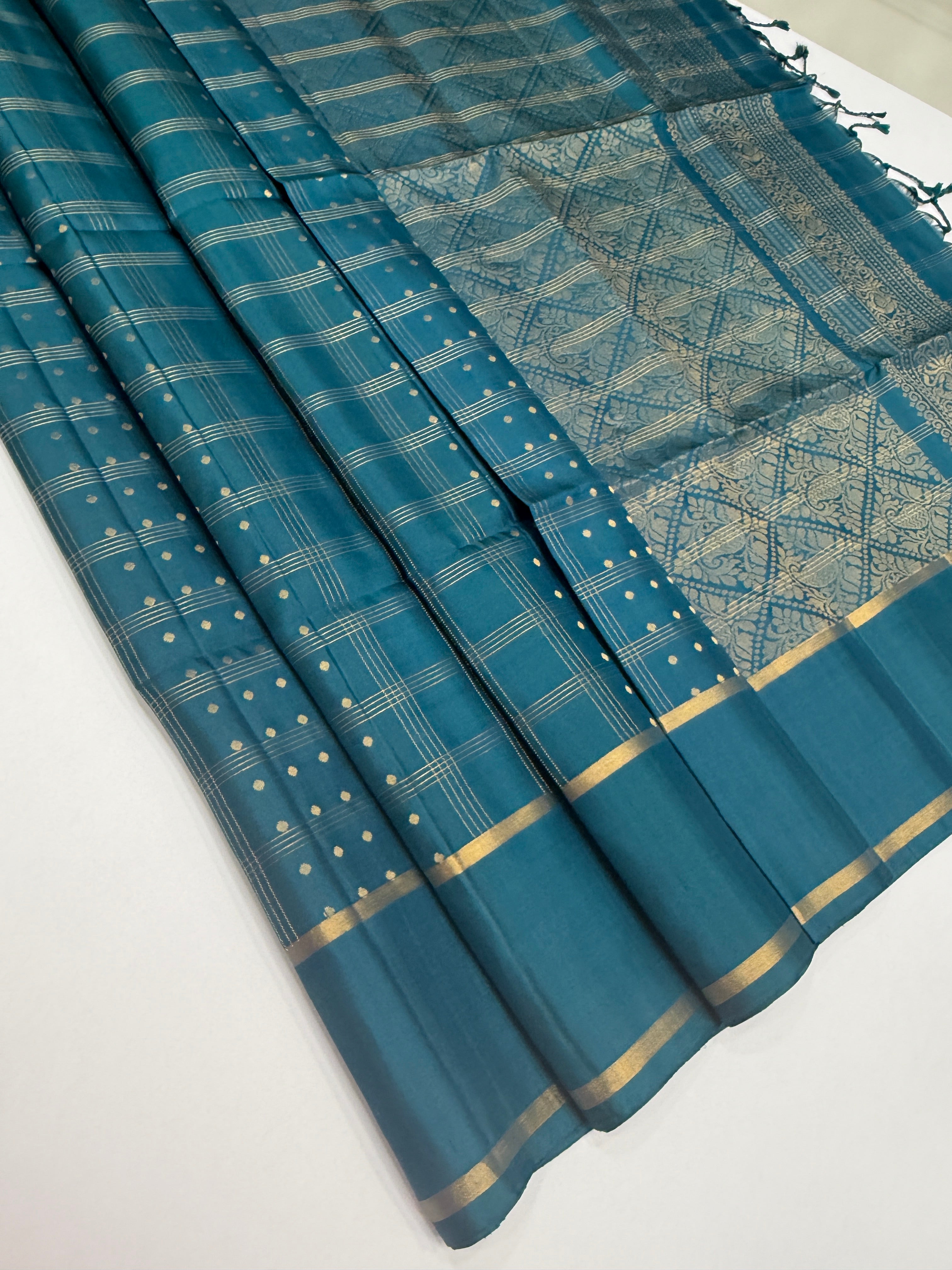 VSF1105 - peacock blue color body , color pallu,blouse - Pure silk saree