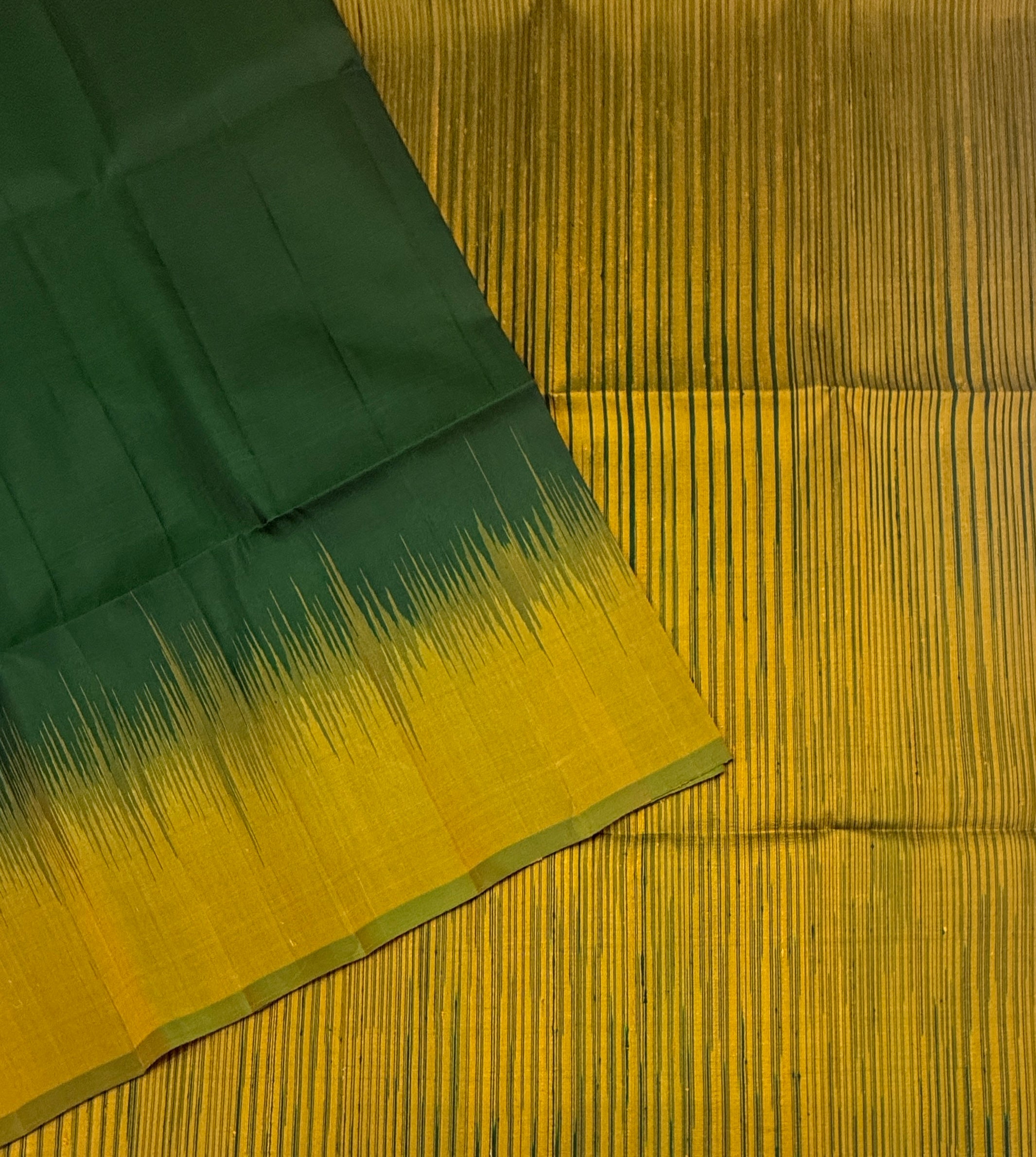 VSD153 - dark green color body , green with yellow color pallu,blouse - Pure silk saree