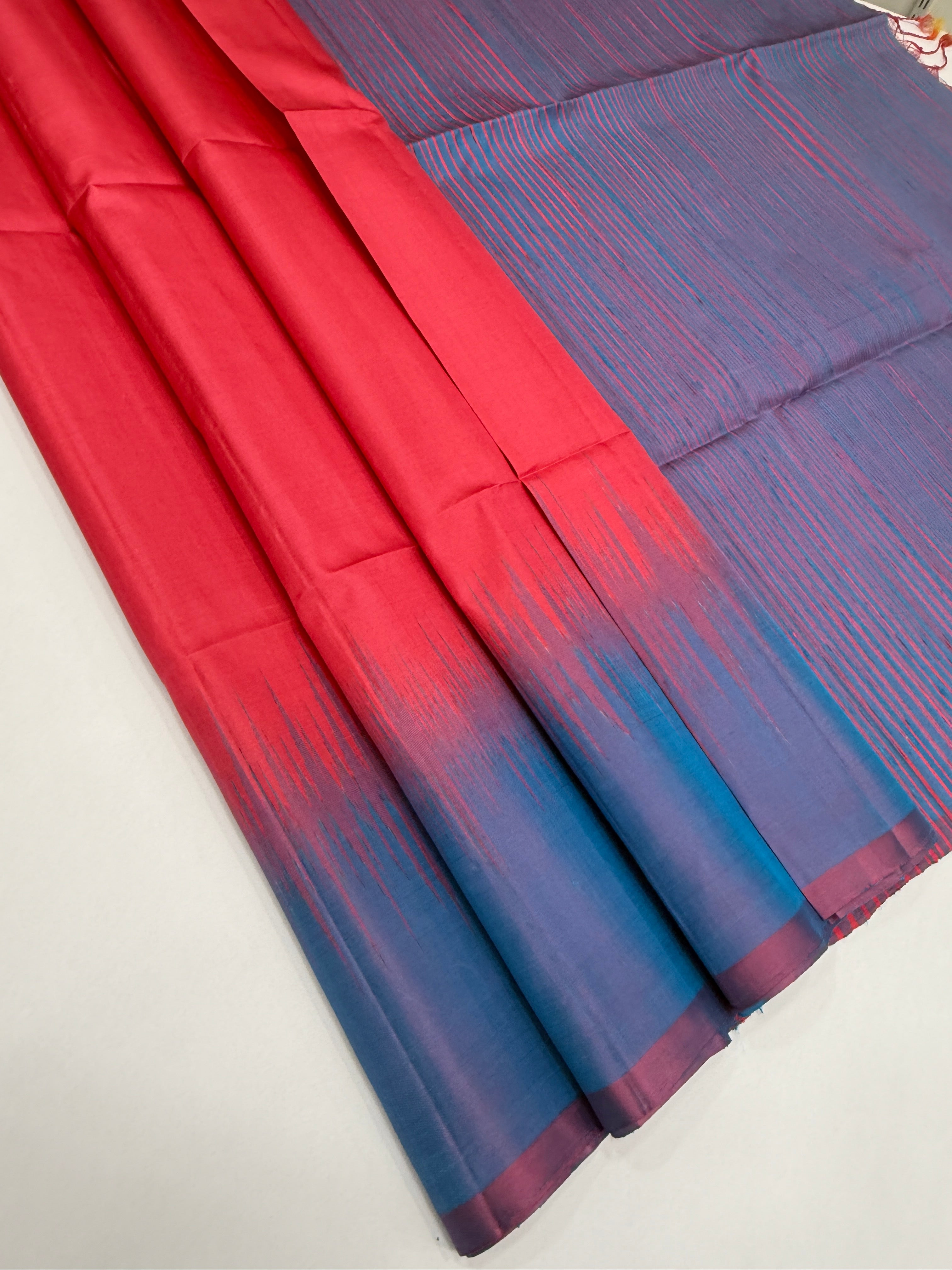 VSD158 - pink color body , dual blue color pallu,blouse - Pure silk saree