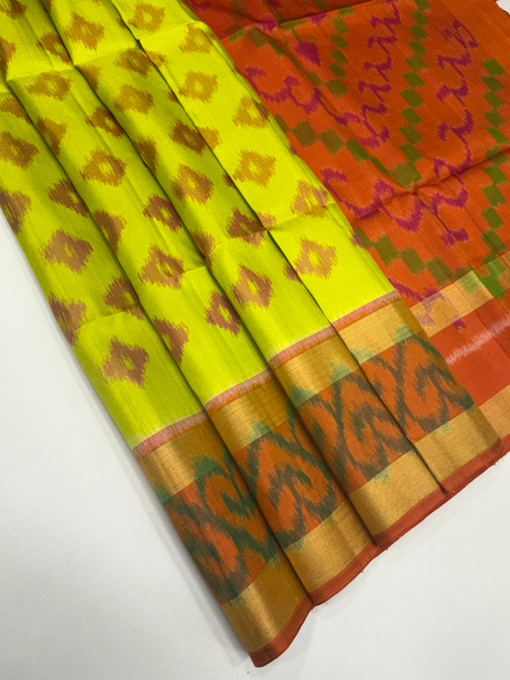 VSIS471 - radium green color body , orange color pallu , blouse - Pure silk saree