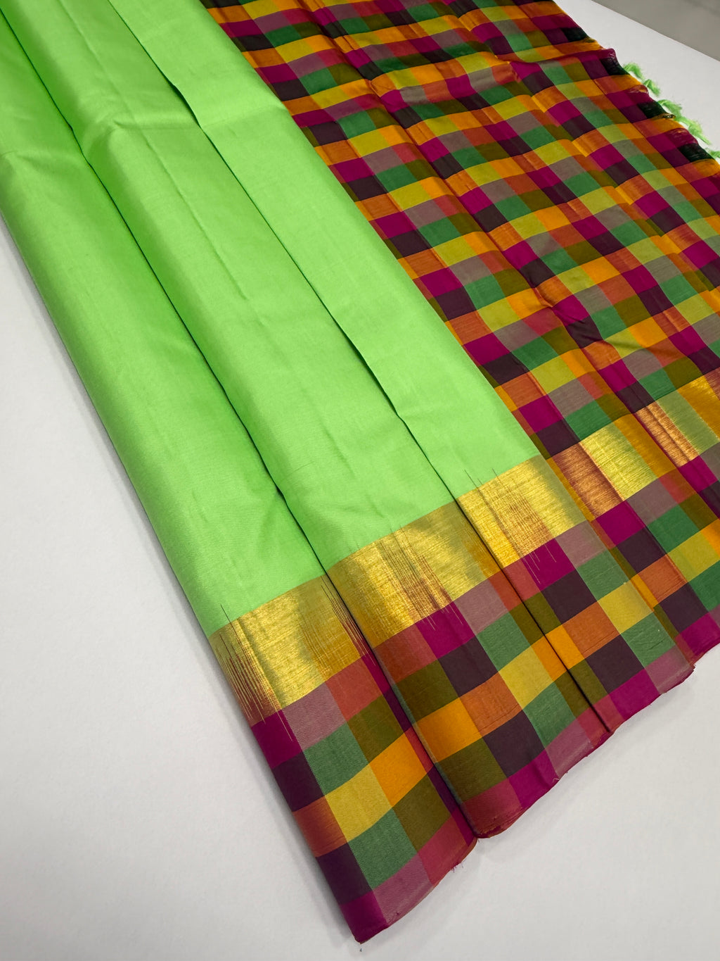 VSPP3 - rexona green color body , multicolor pallu,blouse - Pure silk saree