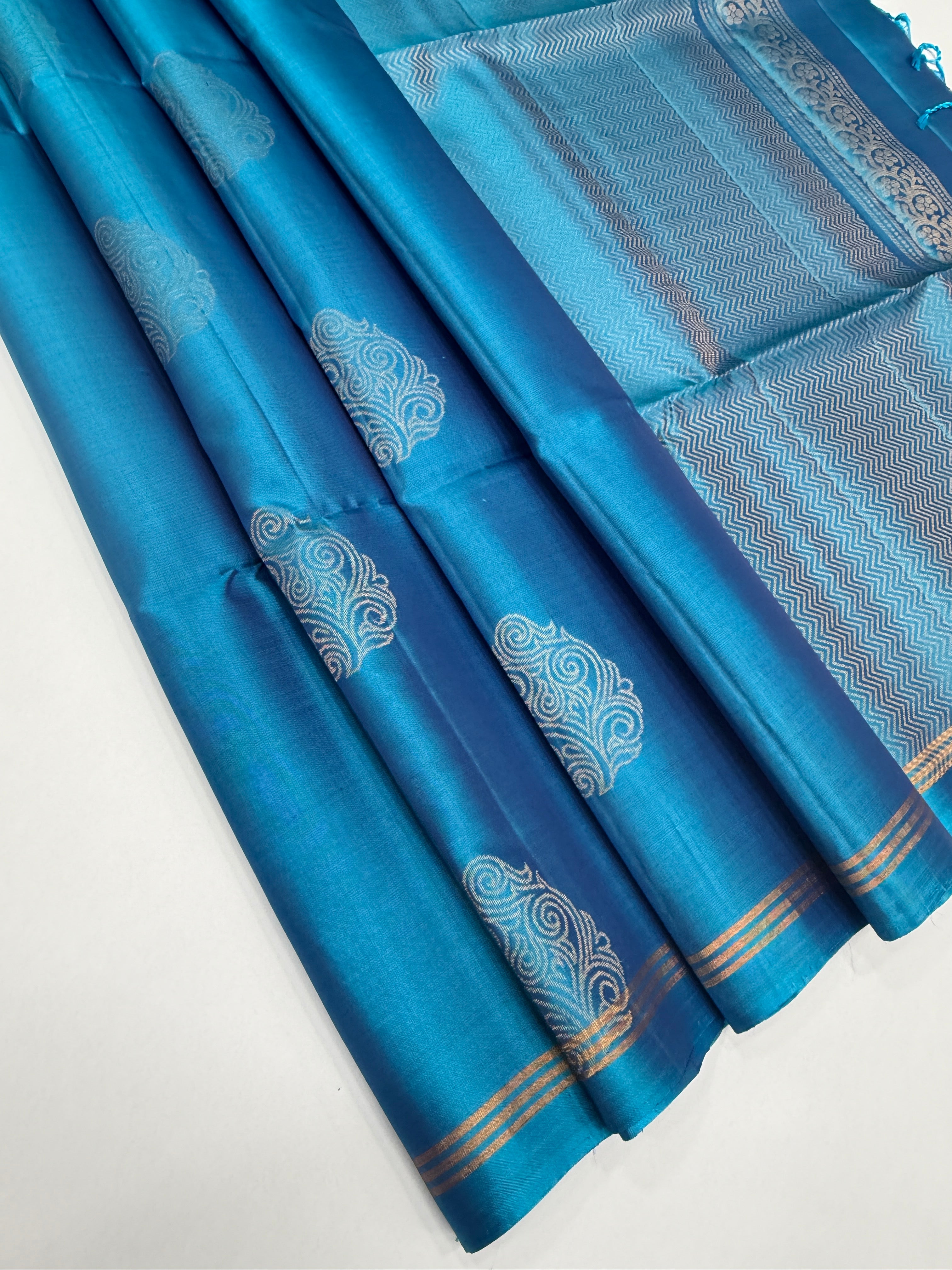 VSM374 - dual blue color body , color pallu , blouse&nbsp;