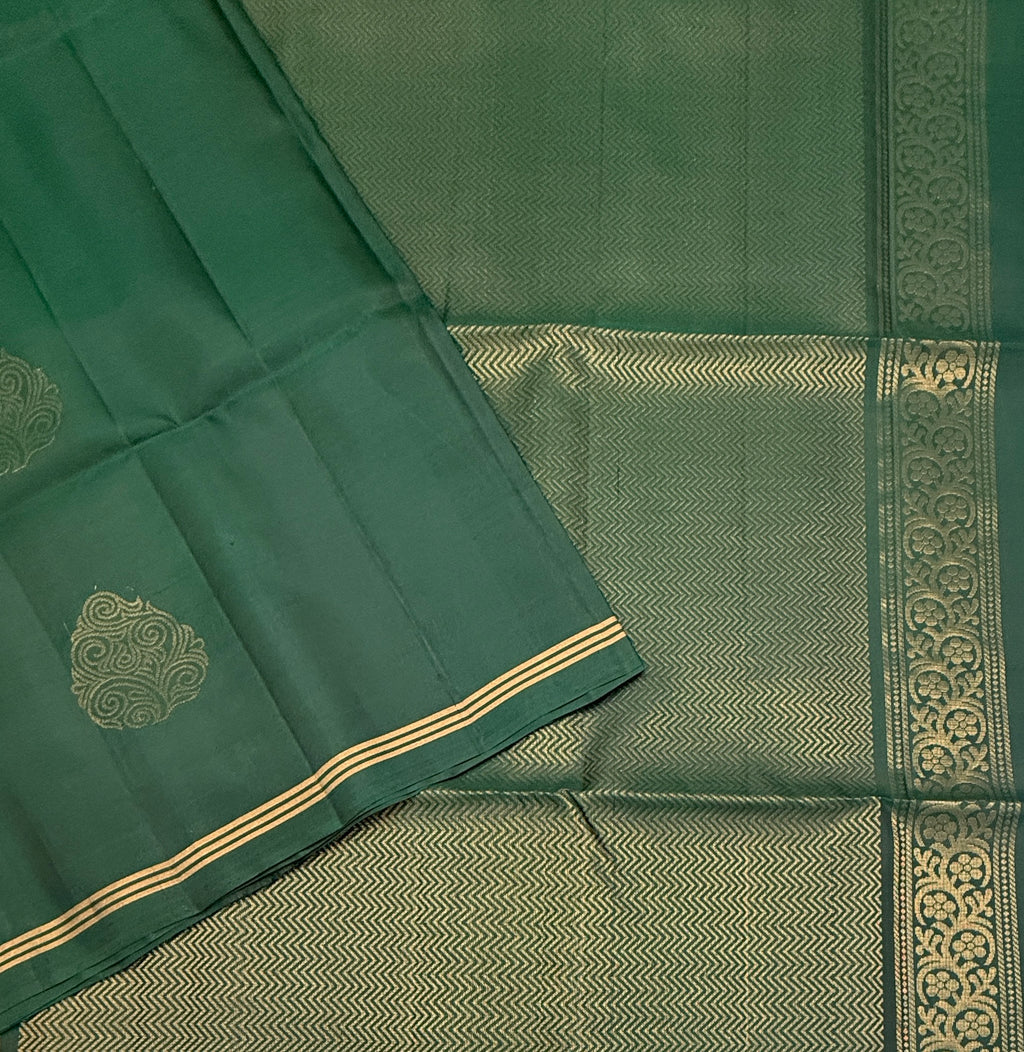VSM375 - dark green color body , color pallu , blouse