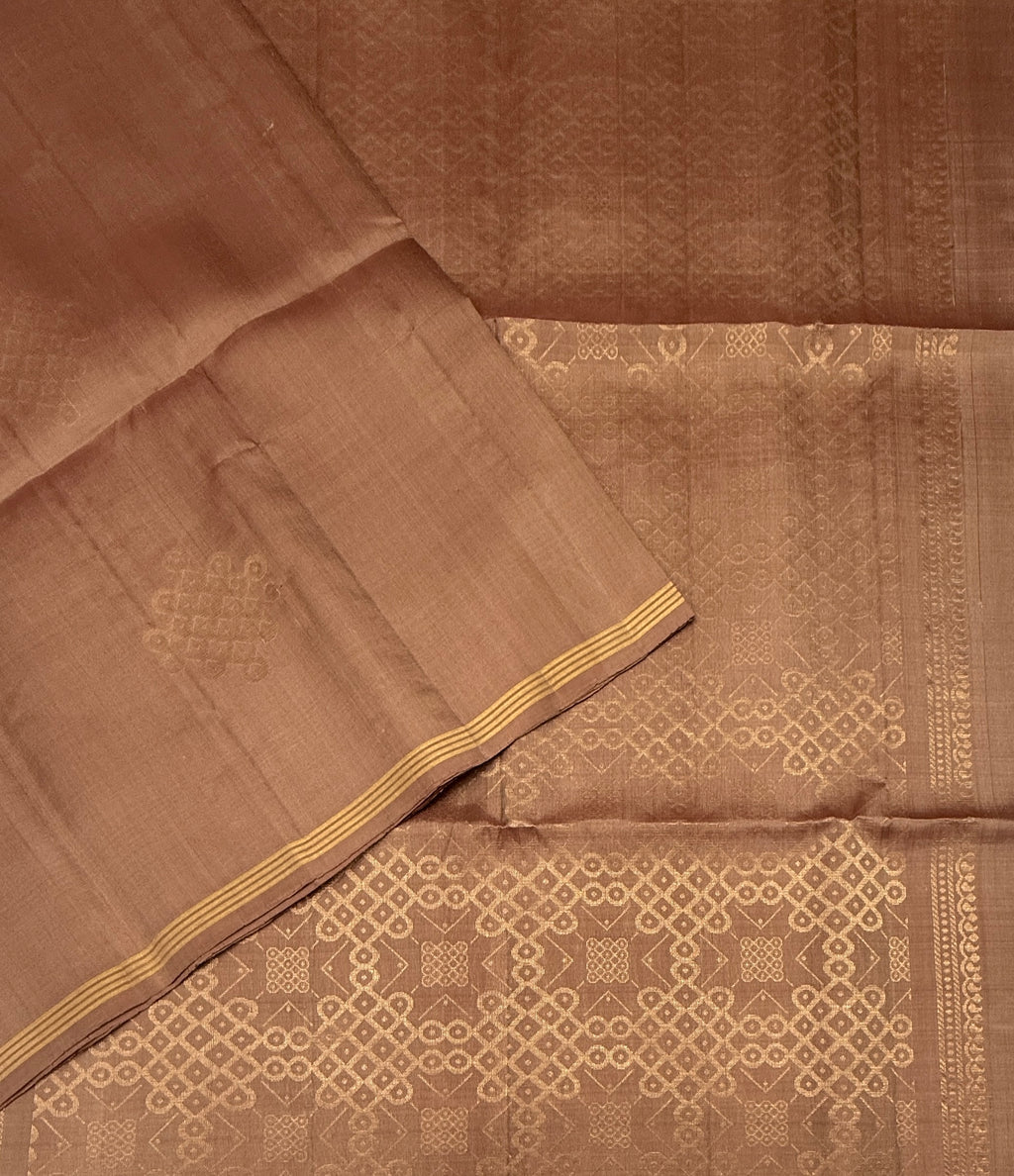 VSS492 - chocolate brown color body, pallu , blouse pure silk saree