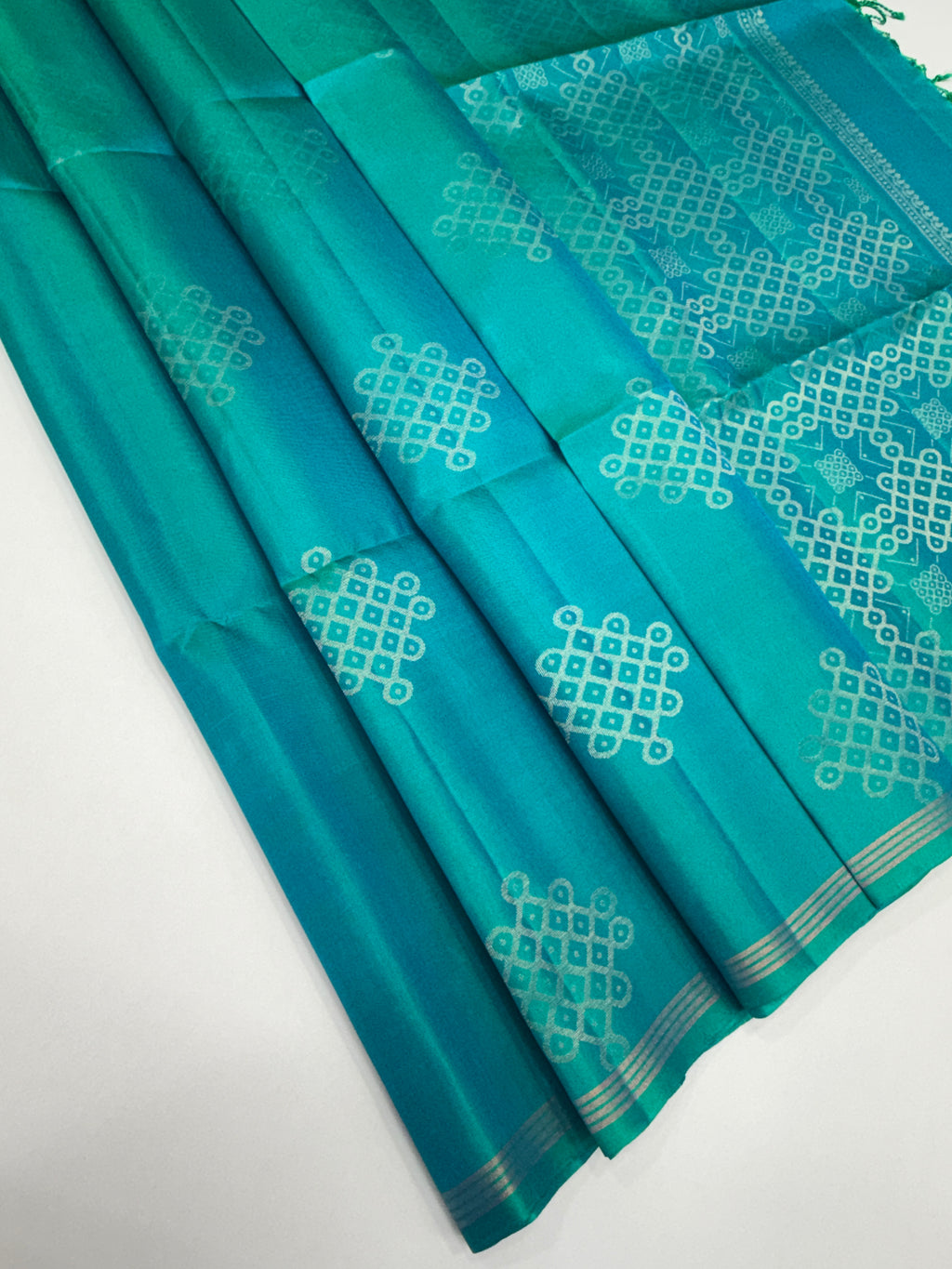 VSS493 - peacock blue color body, pallu , blouse pure silk saree