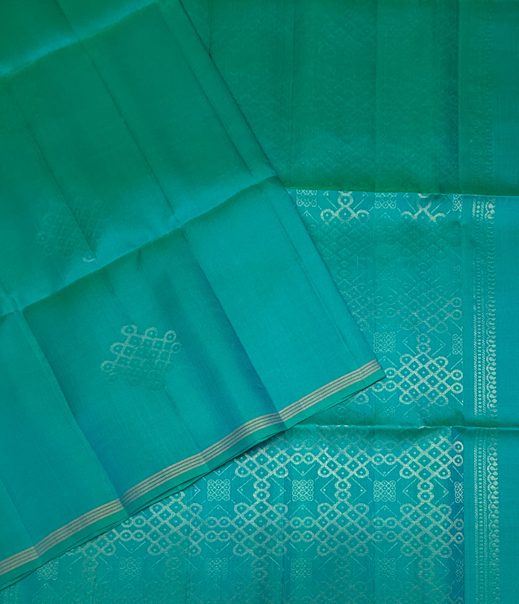 VSS493 - peacock blue color body, pallu , blouse pure silk saree