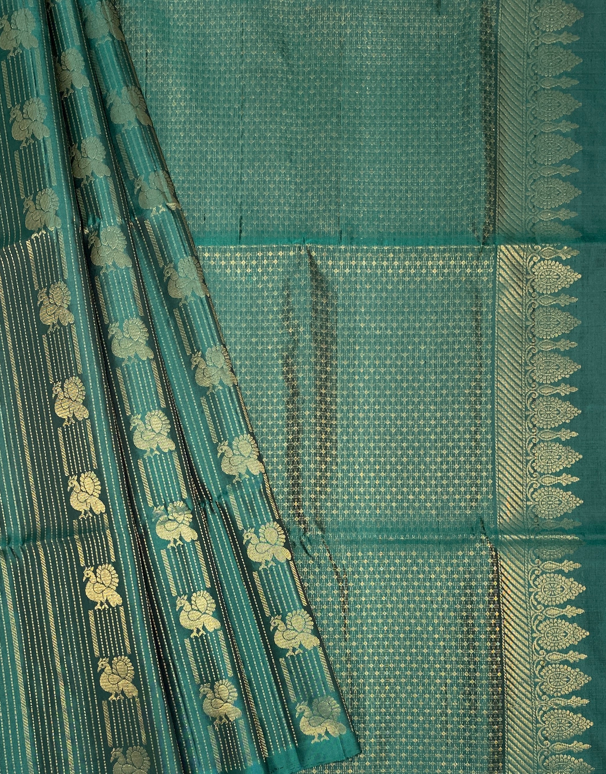 VSA386 - green color body, pallu , blouse pure silk saree