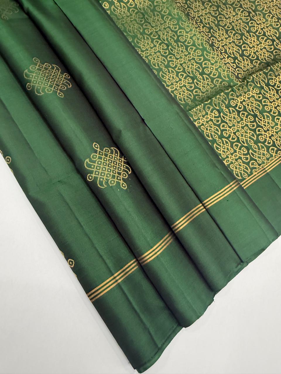 VSS486 - bottle green color body, pallu , blouse pure silk saree