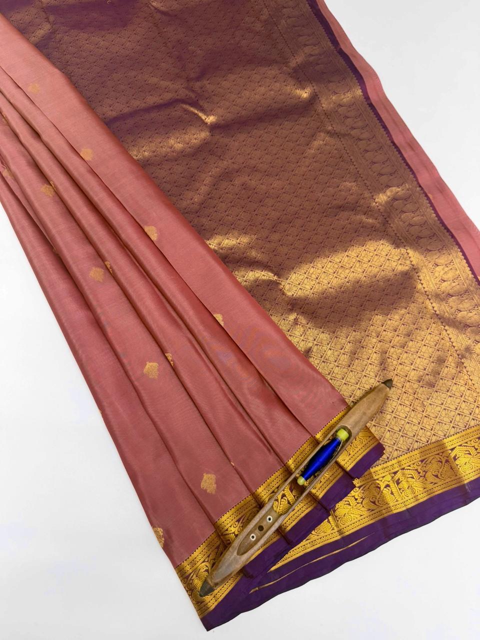VSM96 - Onion Pinkcolor body , Voilet color pallu , blouse&nbsp;