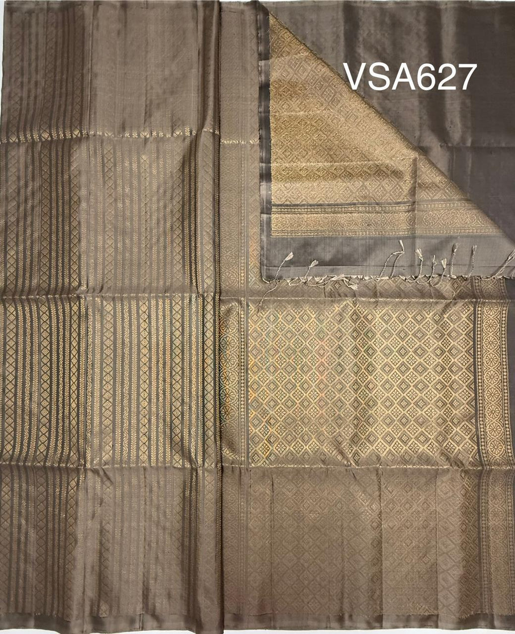 VSA627 - grey color body, pallu , blouse pure silk saree