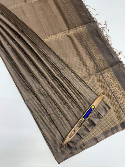 VSA635 - grey color body, pallu , blouse pure silk saree