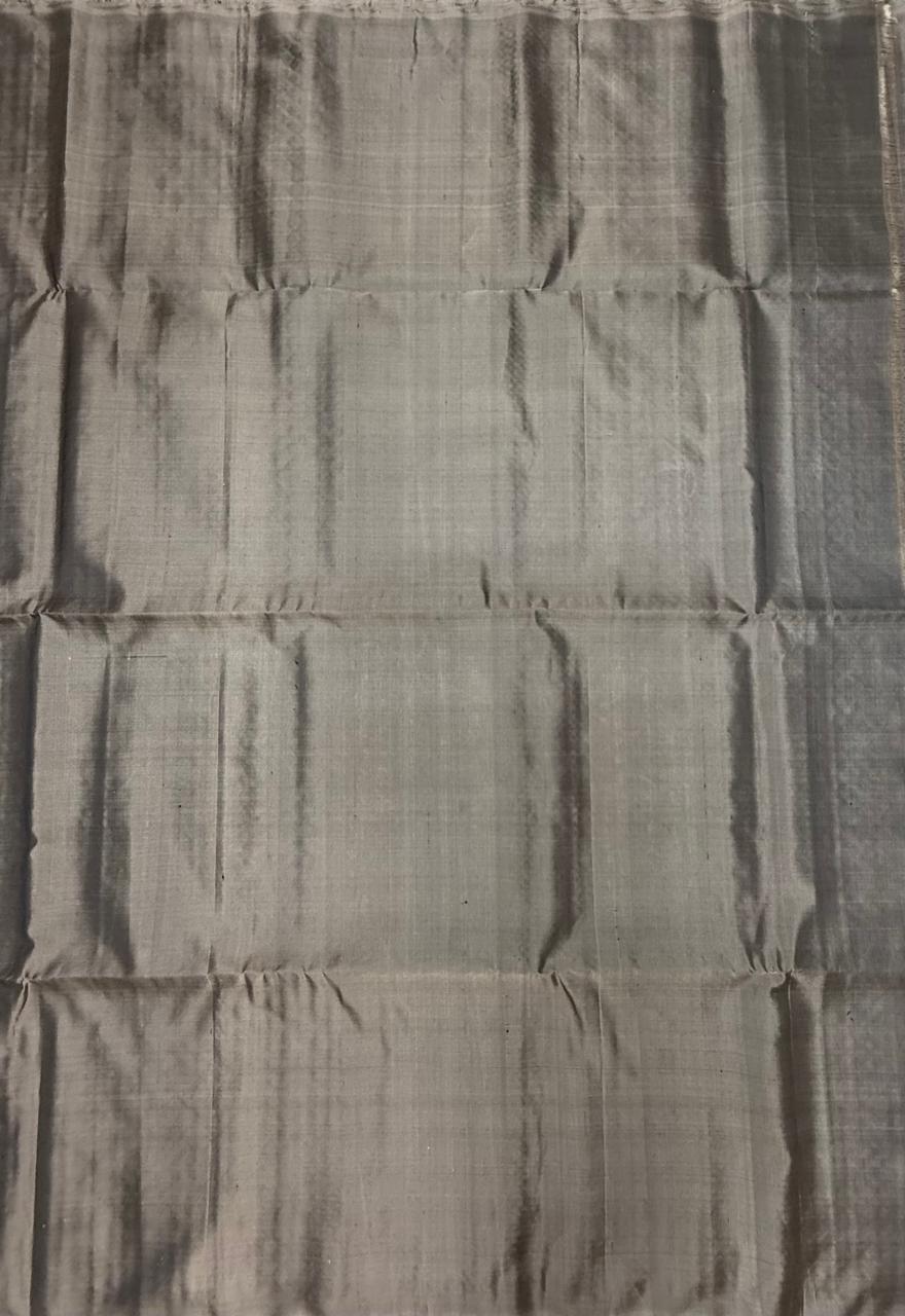 VSA635 - grey color body, pallu , blouse pure silk saree