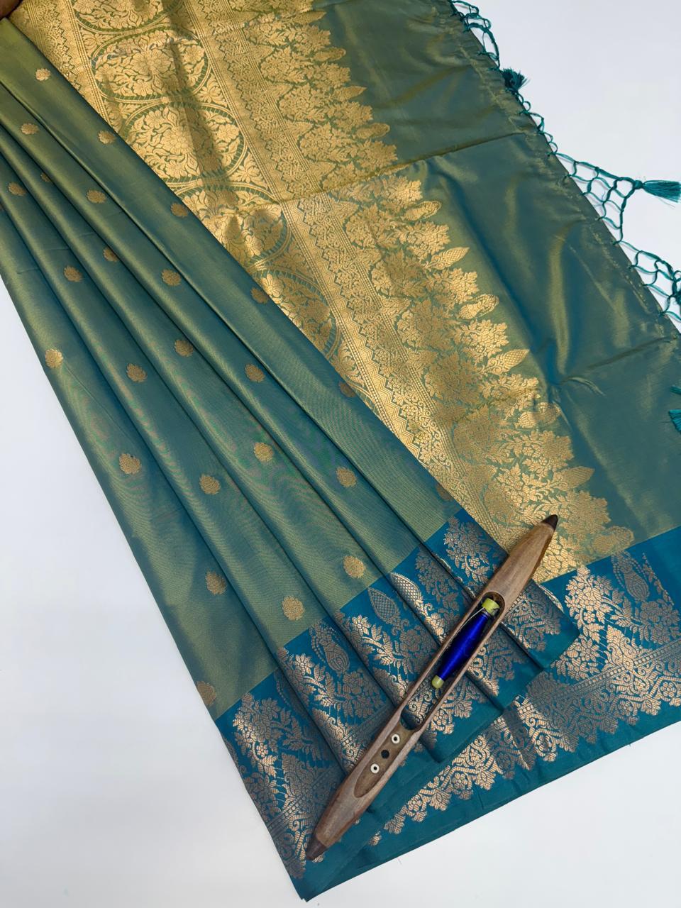 VSAS1129 - blue with green color body ,pallu , blouse.