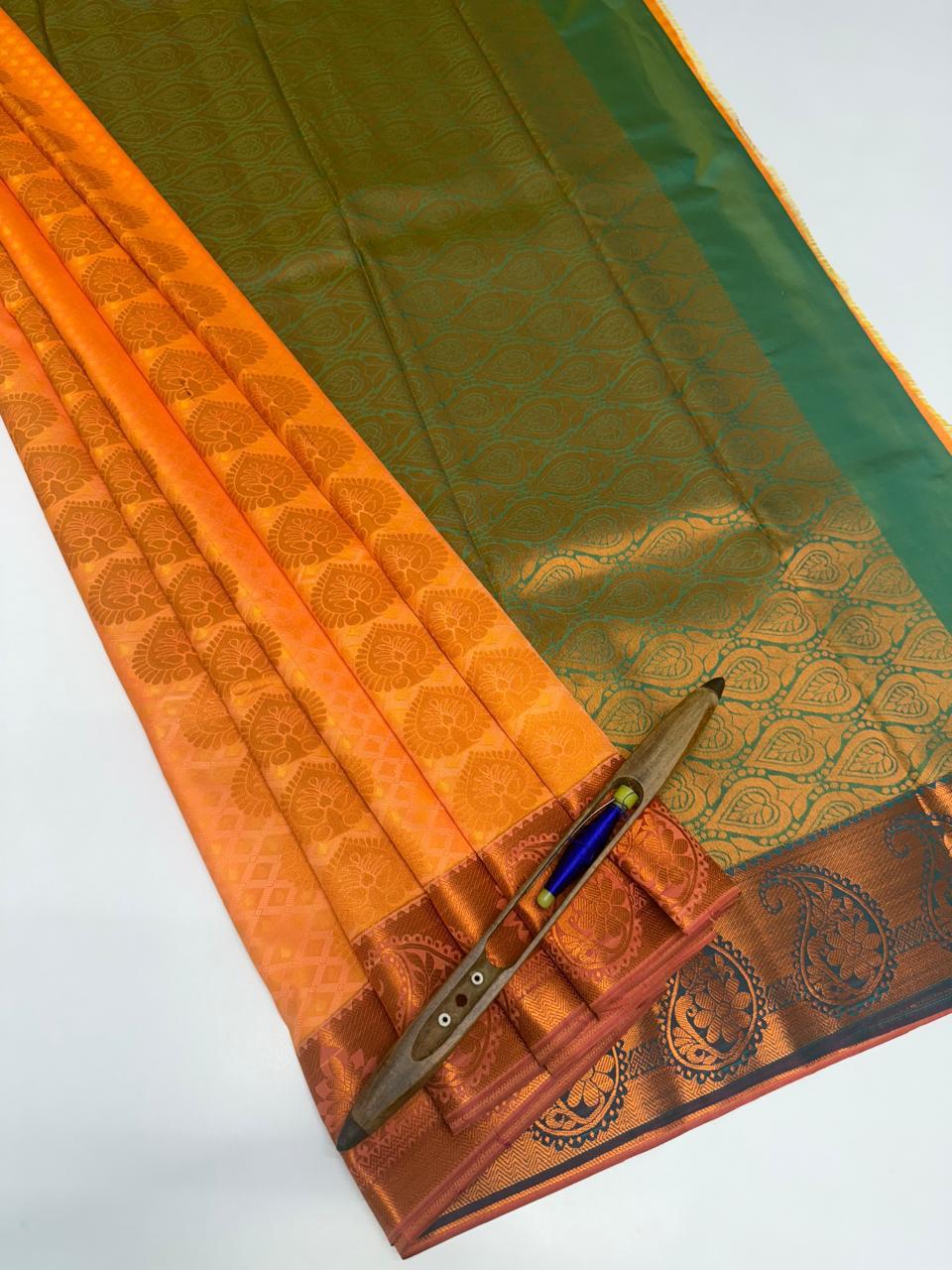 VSAS1196 - peach color body , dual green color pallu , blouse.