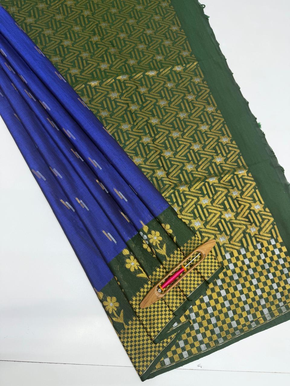 VSAS1242 - ink blue color body , bottle green color pallu , blouse.