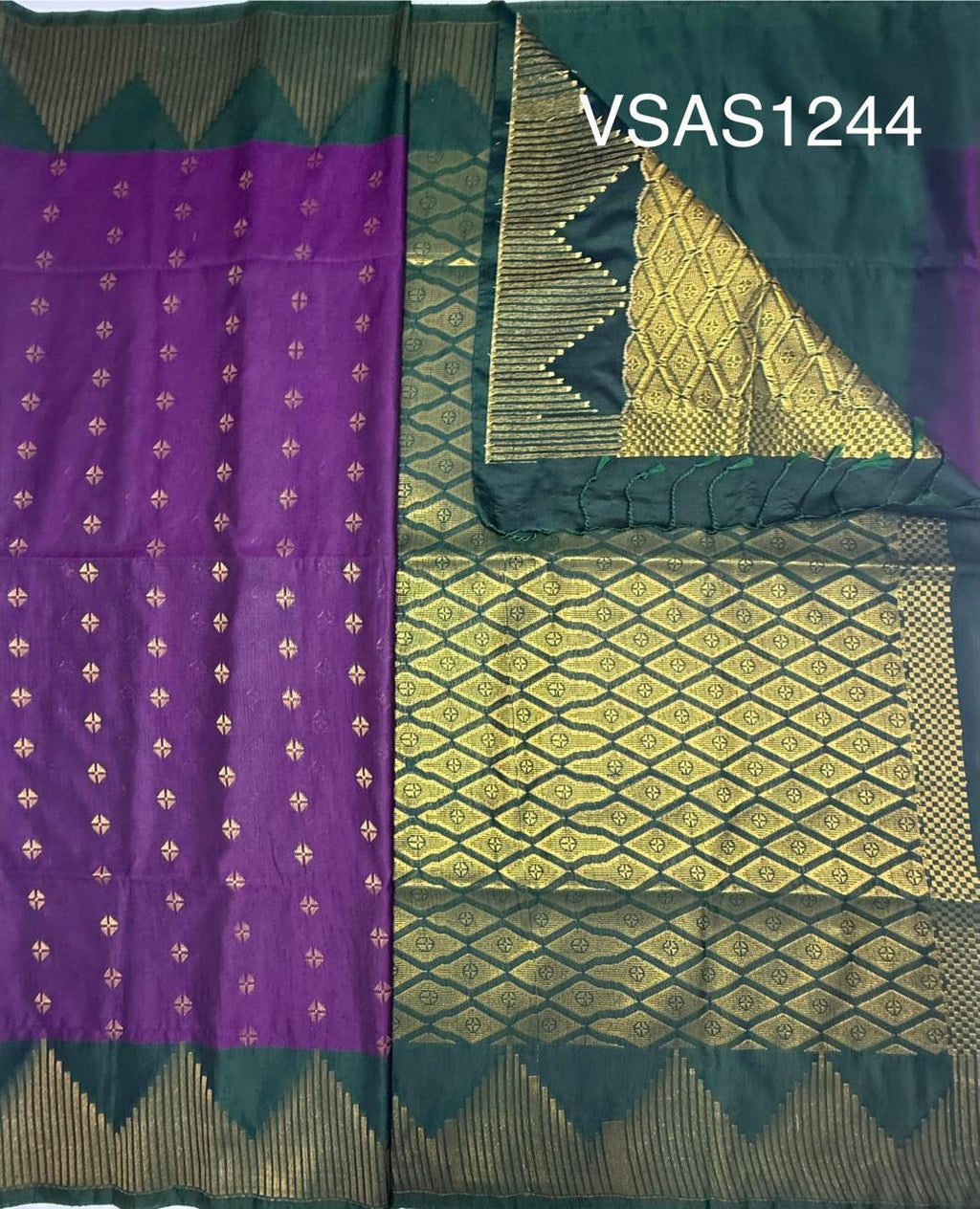VSAS1244 - violet color body , bottle green color pallu , blouse.