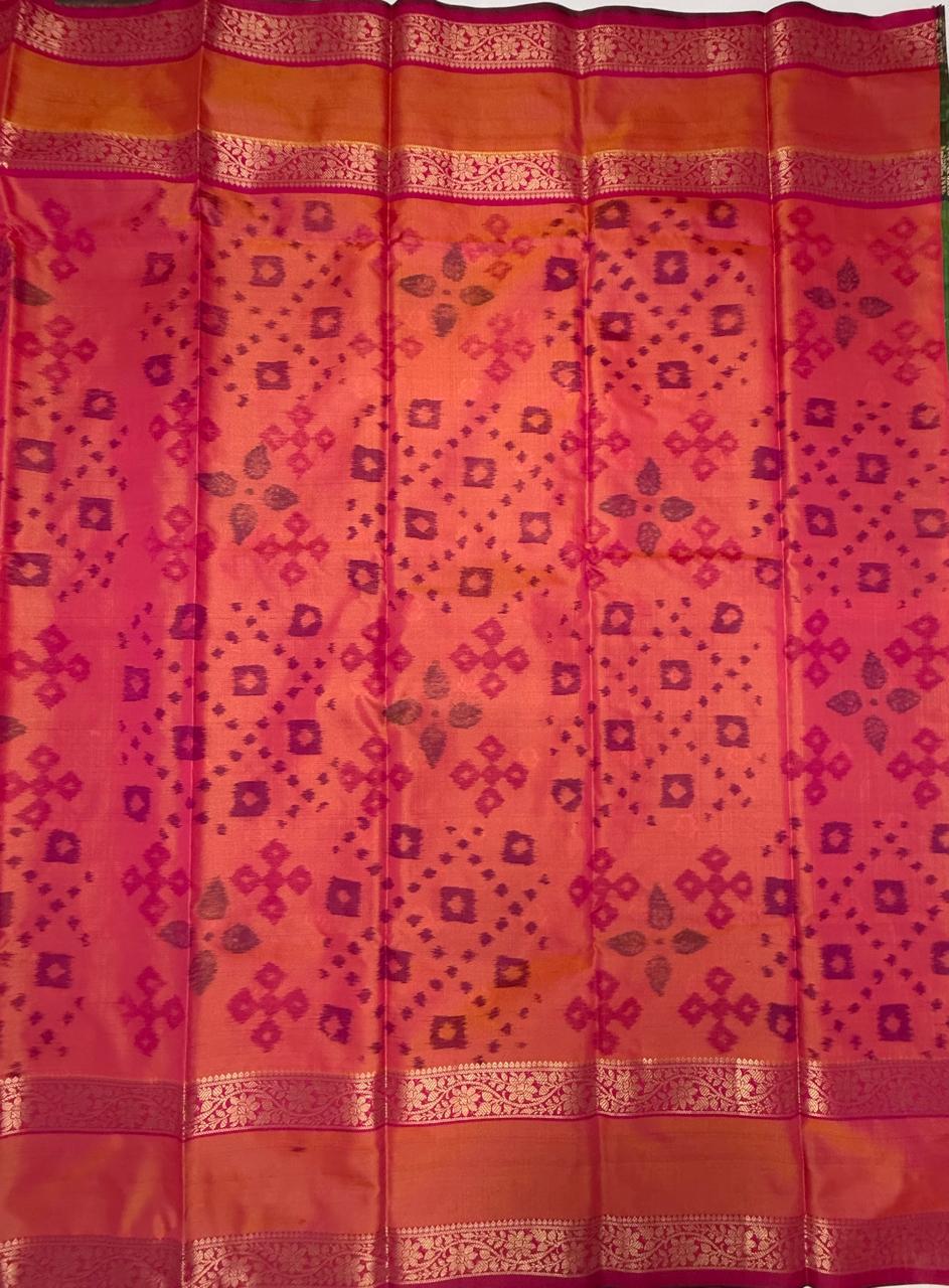 VSAS1281 - dual green color body , pinkish orange color pallu , blouse.