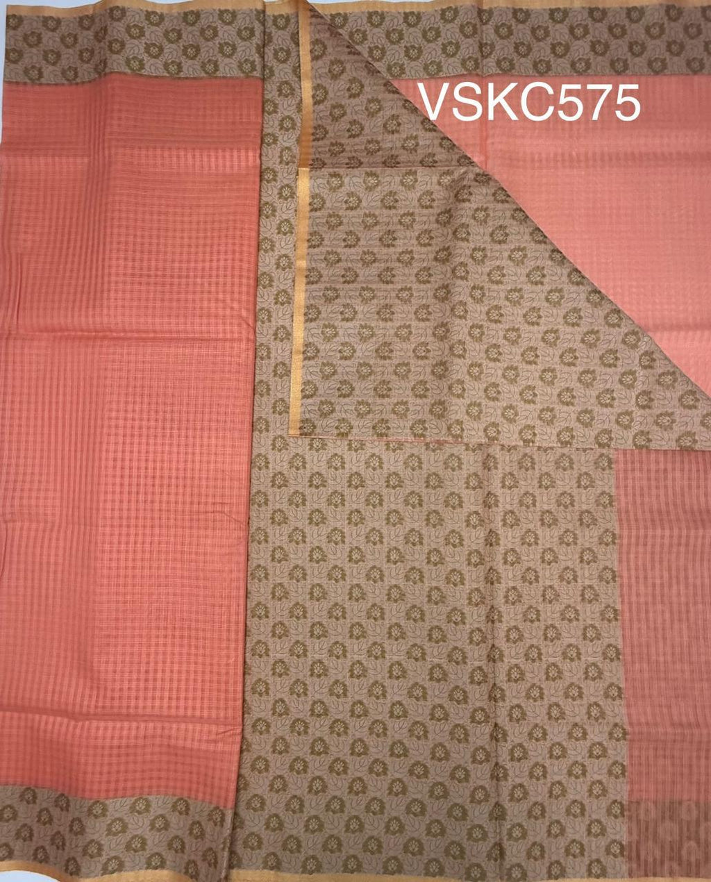 VSKC575 - peach color body , green with sandal color pallu , blouse.