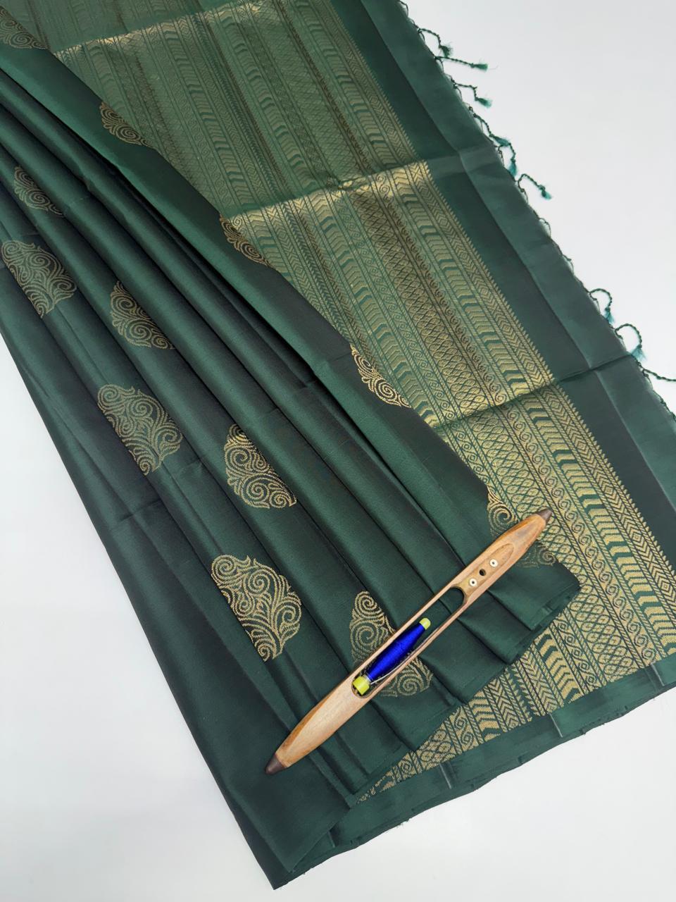 VSM15 - bottle green color body, pallu , blouse&nbsp;