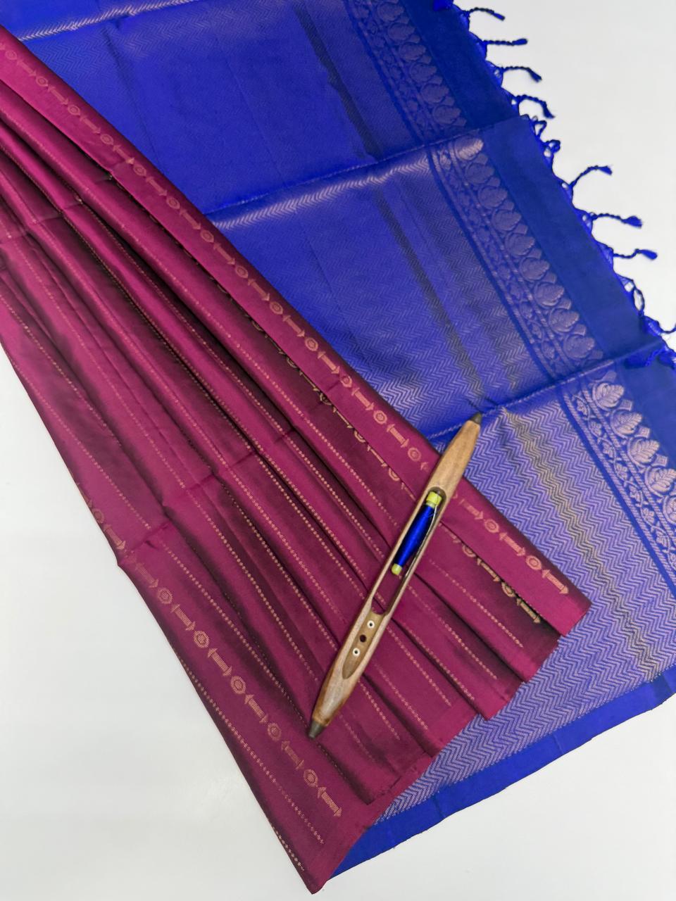 VSM22 - purple color body , ink blue color pallu , blouse&nbsp;