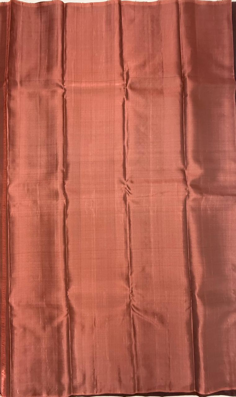 VSM27 - dark brown color body , peach color pallu , blouse&nbsp;