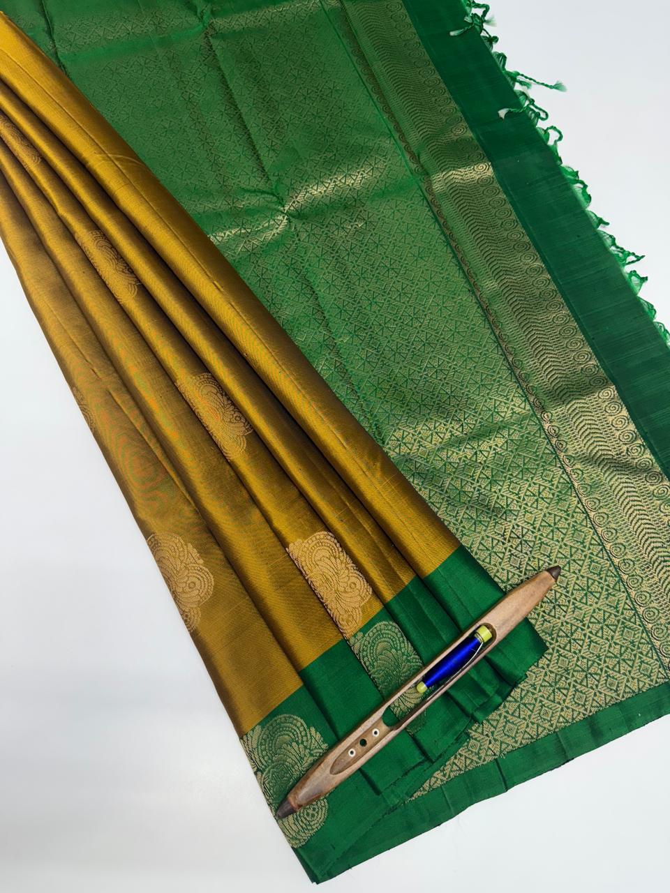 VSM30 - mehandi green color body , leaf green color pallu , blouse&nbsp;