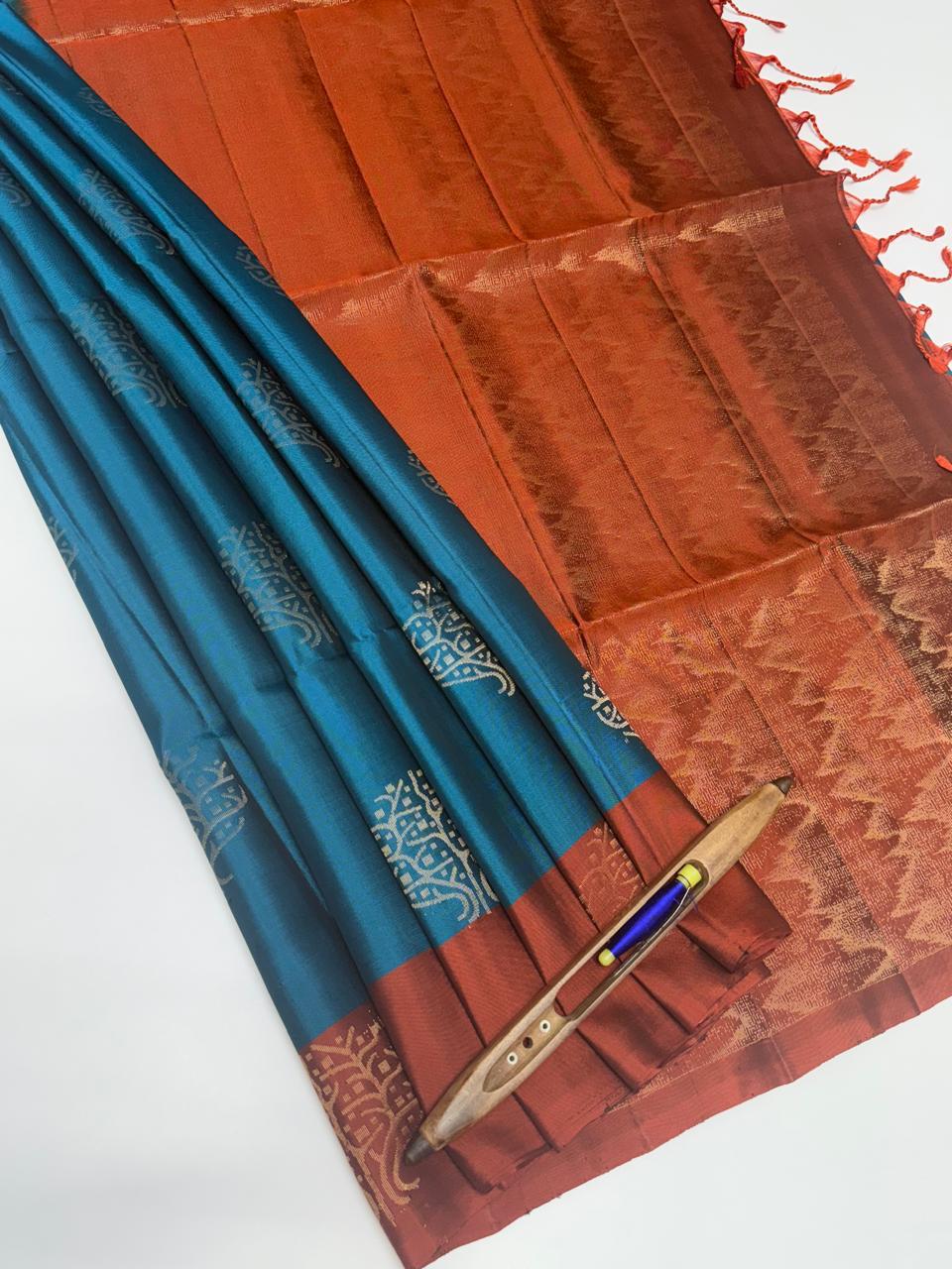 VSM31 - peacock blue color body , brick red color pallu , blouse&nbsp;