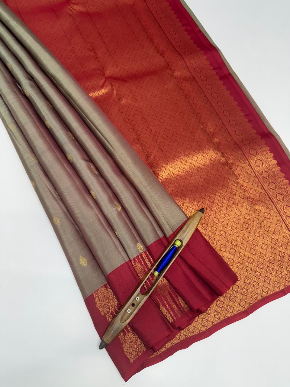VSM94 - pastel blue color body , maroon color pallu , blouse&nbsp;