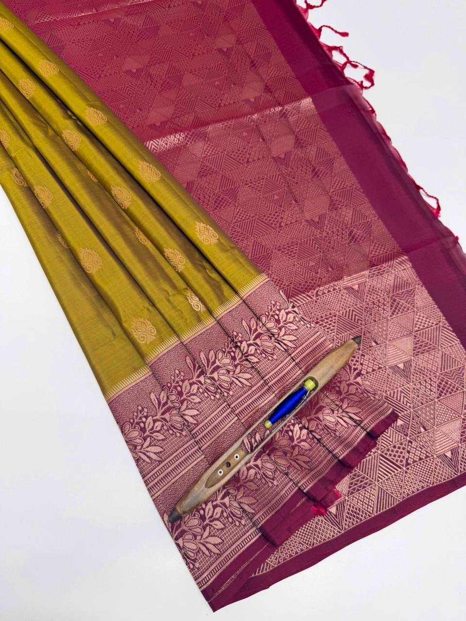 VSM162 - mehandi green color body , purple color pallu , blouse&nbsp;