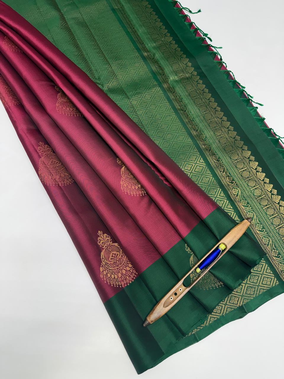 VSM212 - purple color body , green color pallu , blouse&nbsp;