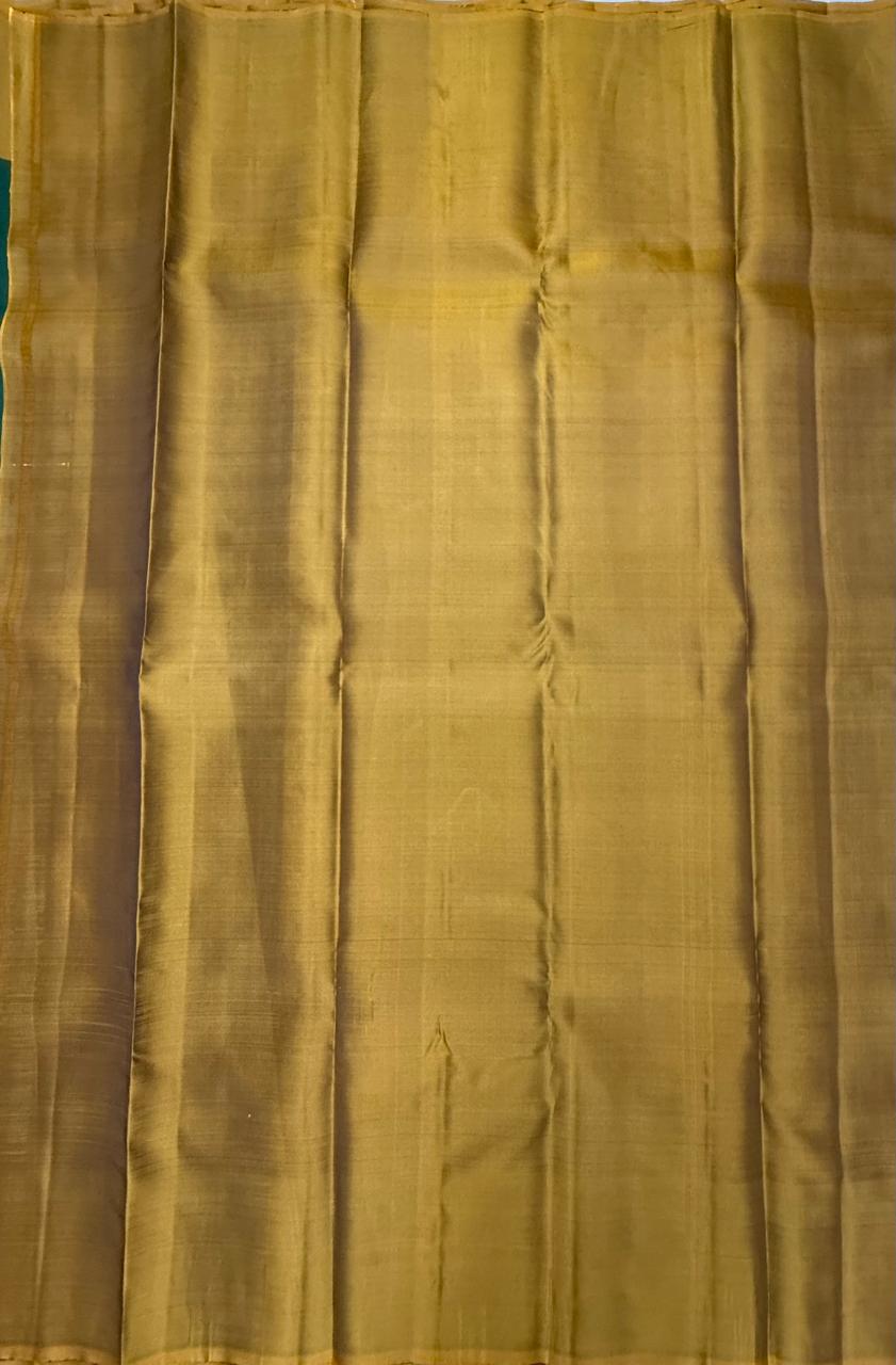 VSM223 - bottle green color body , yellow with black color pallu , blouse&nbsp;