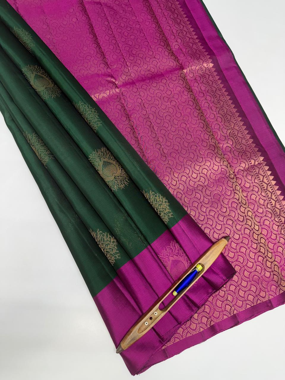 VSM232 - bottle green color body , purple color pallu , blouse&nbsp;