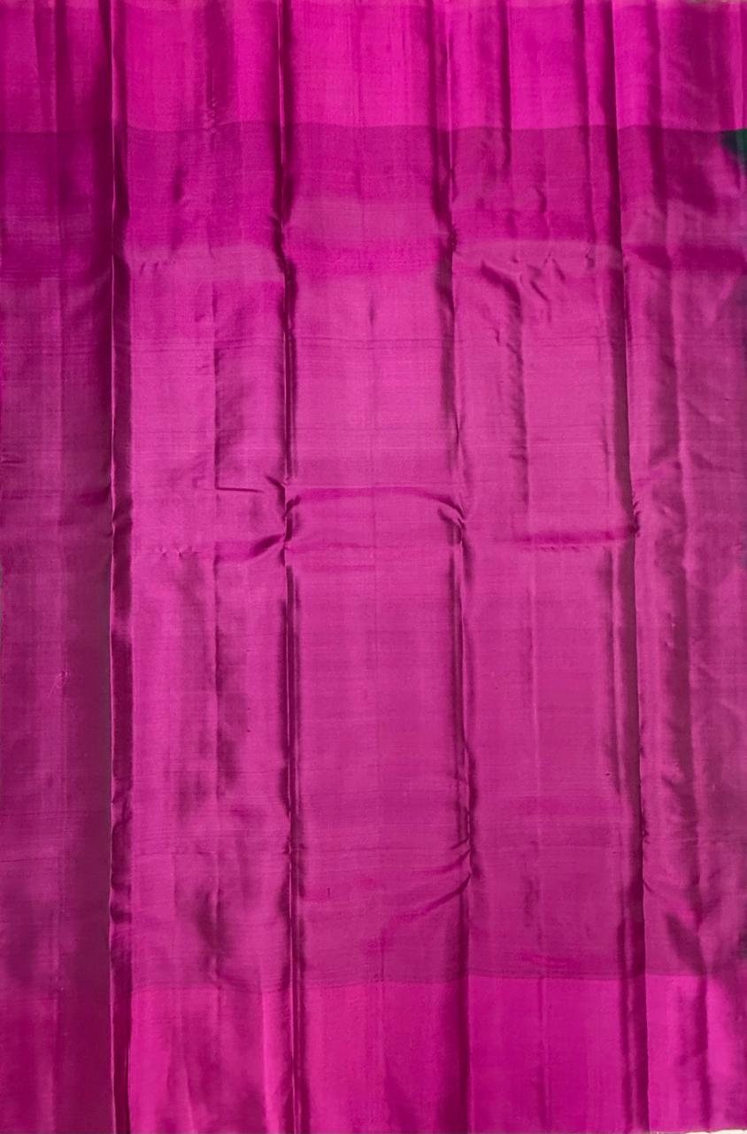VSM232 - bottle green color body , purple color pallu , blouse&nbsp;