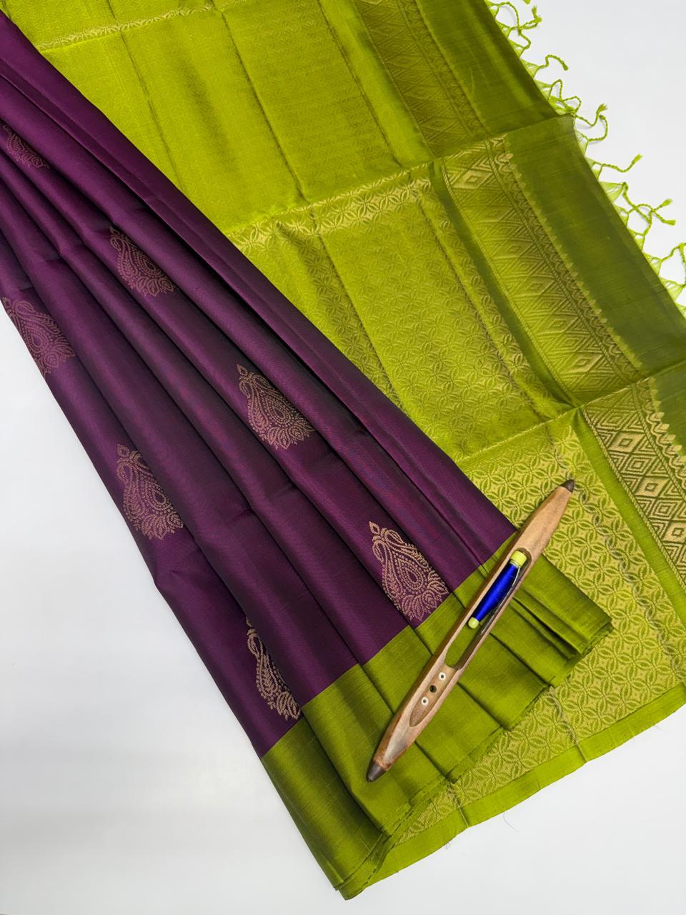VSM239 - purple color body , green color pallu , blouse&nbsp;