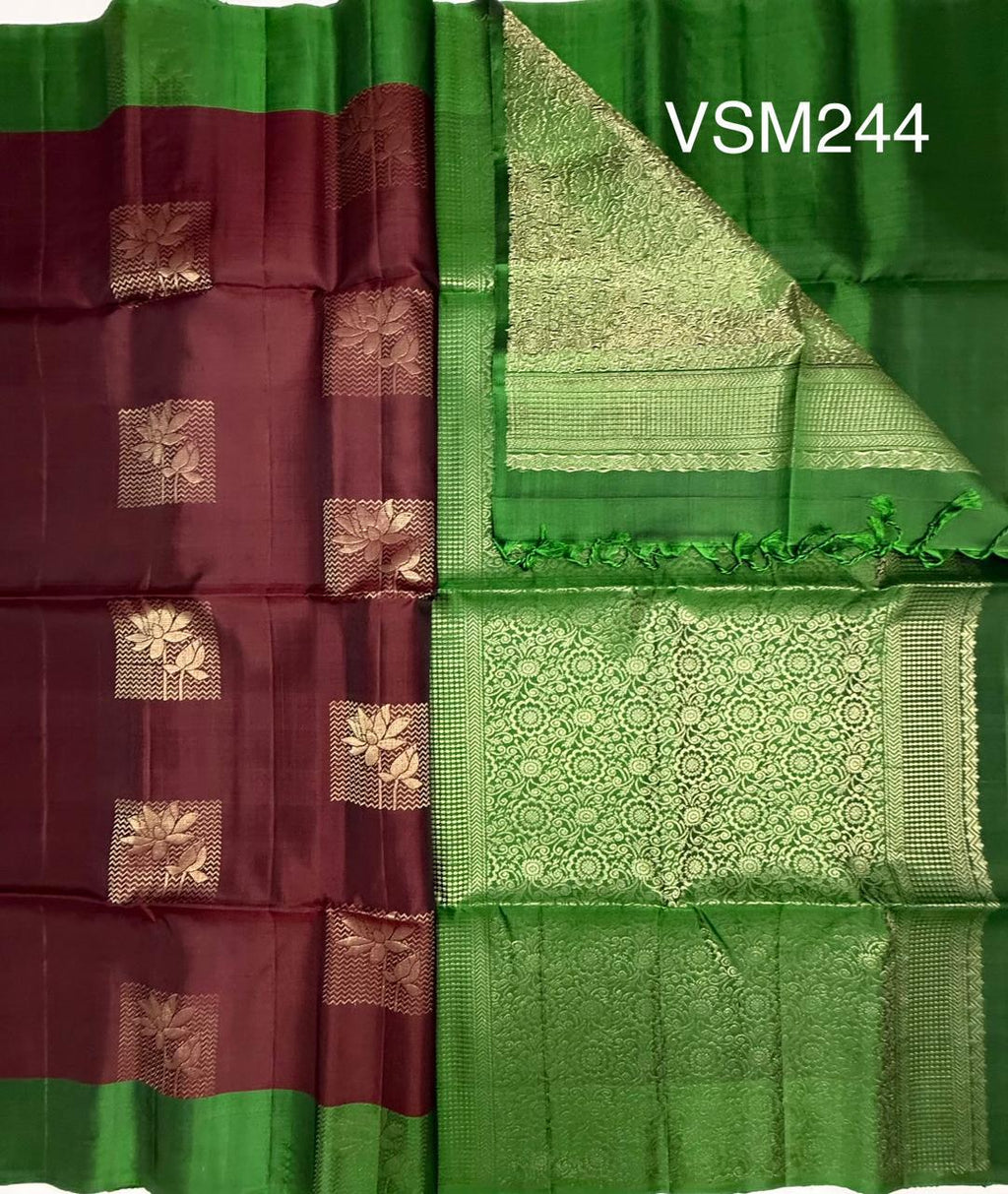 VSM244 - maroon color body , green color pallu , blouse&nbsp;