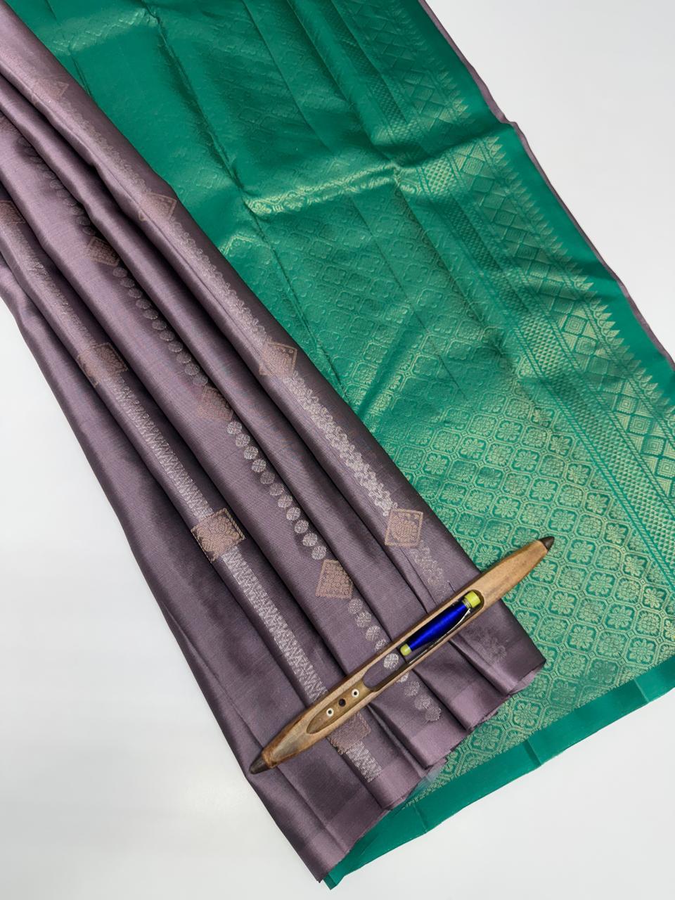 VSM265 - honey brown color body , peacock green color pallu , blouse&nbsp;