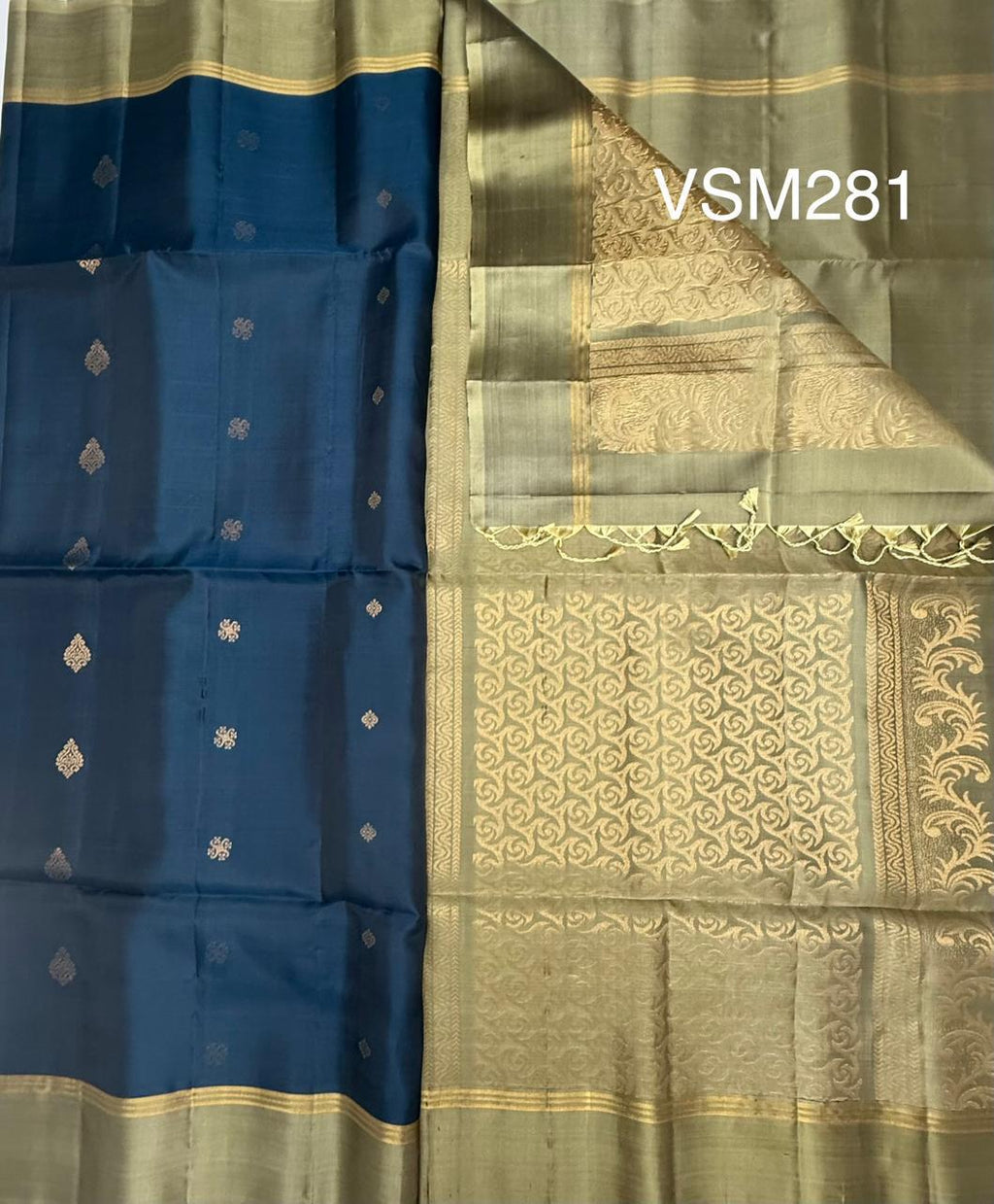 VSM281 - peacock blue color body , pastel green color pallu , blouse&nbsp;