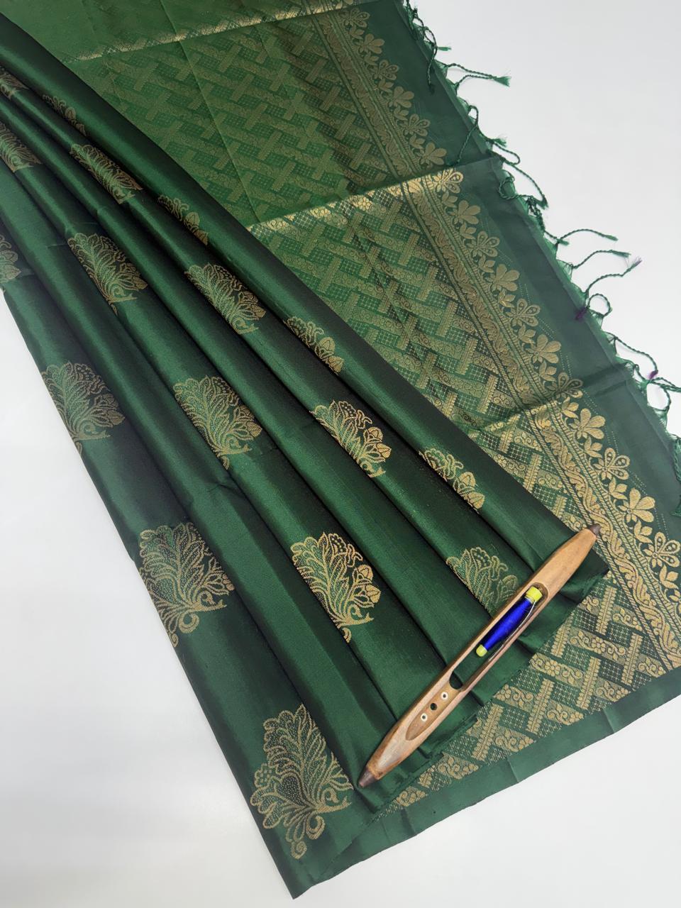 VSS475 - bottle green color body, pallu , blouse pure silk saree