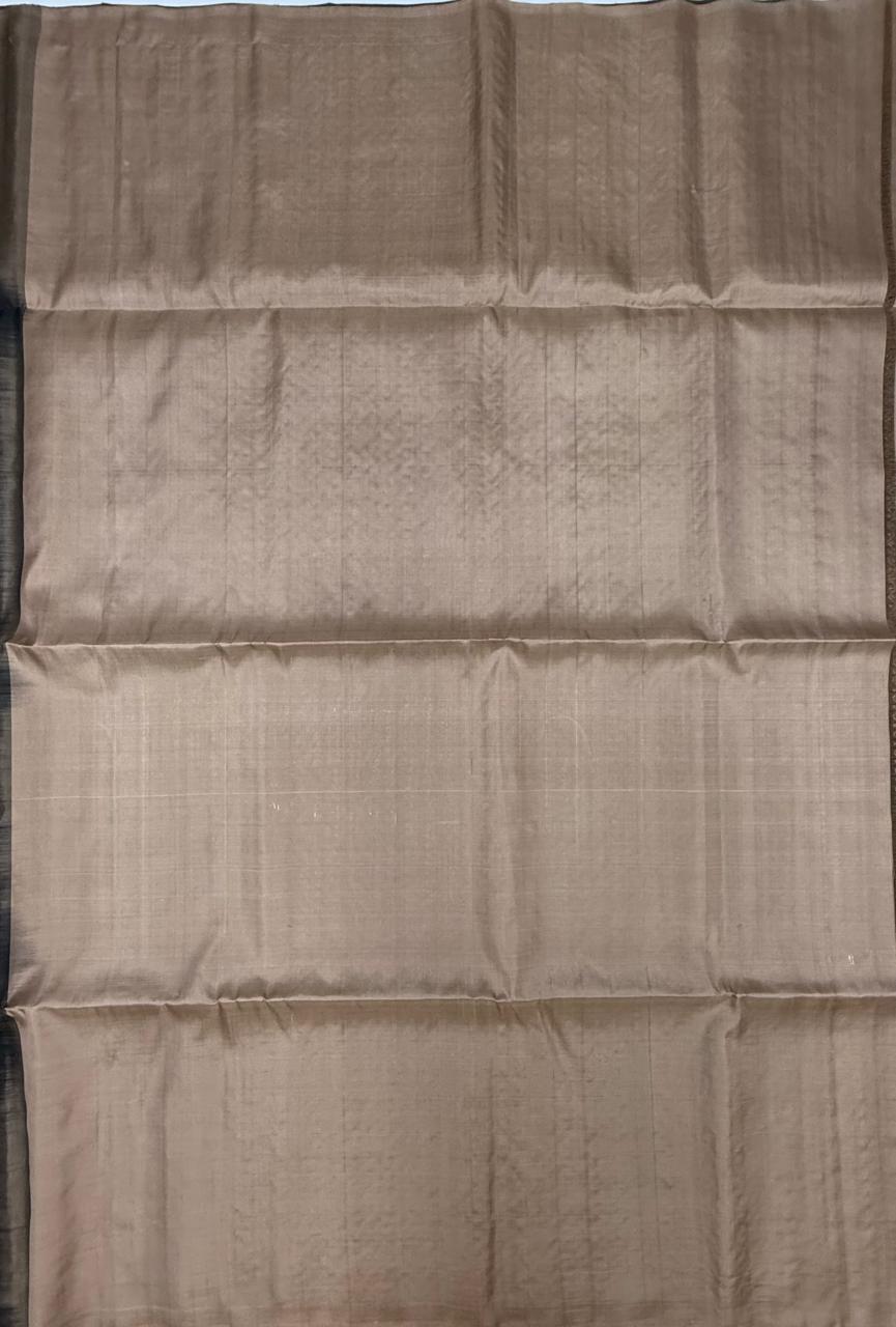 VSA654 - black color body & beige color pallu , blouse pure silk saree