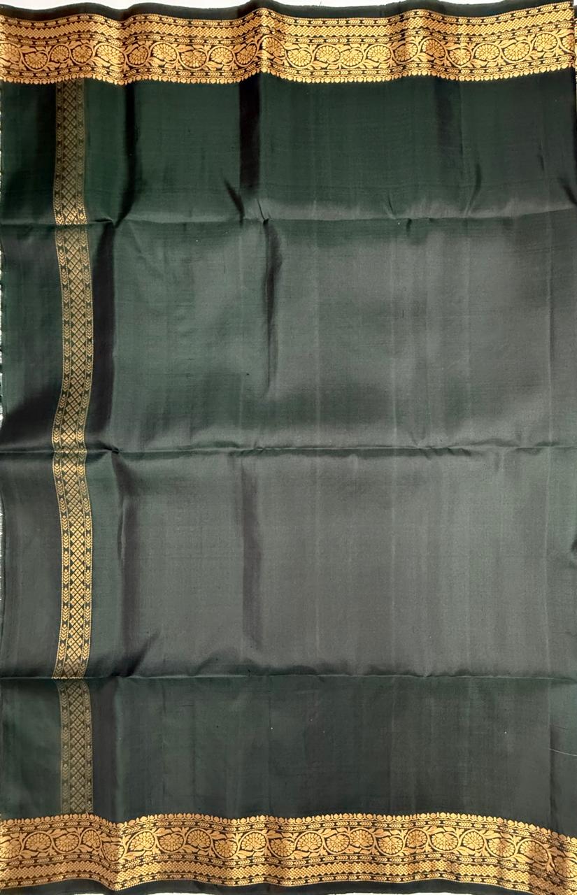 VSF941 - chocolate brown color body ,&nbsp; bottle green color pallu,blouse - Pure silk saree