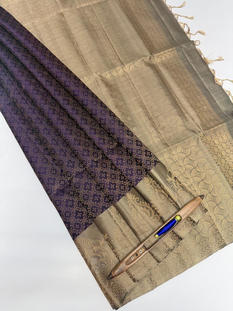 VSA655 - dark purple color body , beige color pallu , blouse pure silk saree
