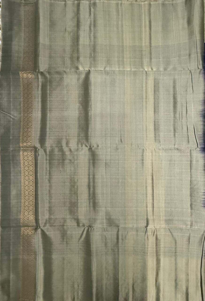VSA655 - dark purple color body , beige color pallu , blouse pure silk saree