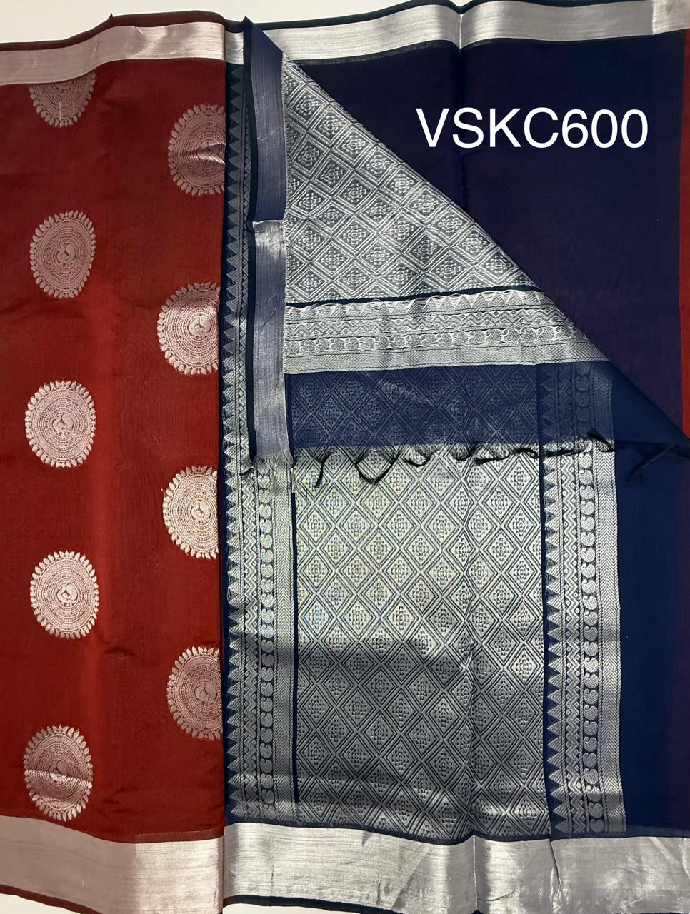 VSKC600 - maroon color body , ink blue color pallu , blouse.