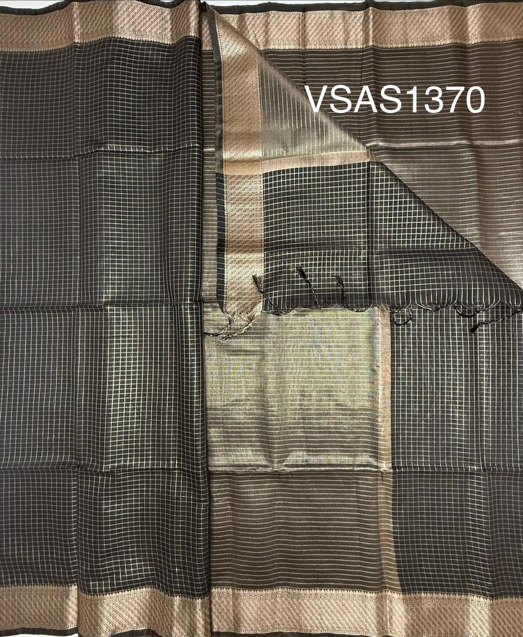 VSAS1370 - black color body ,pallu , blouse.