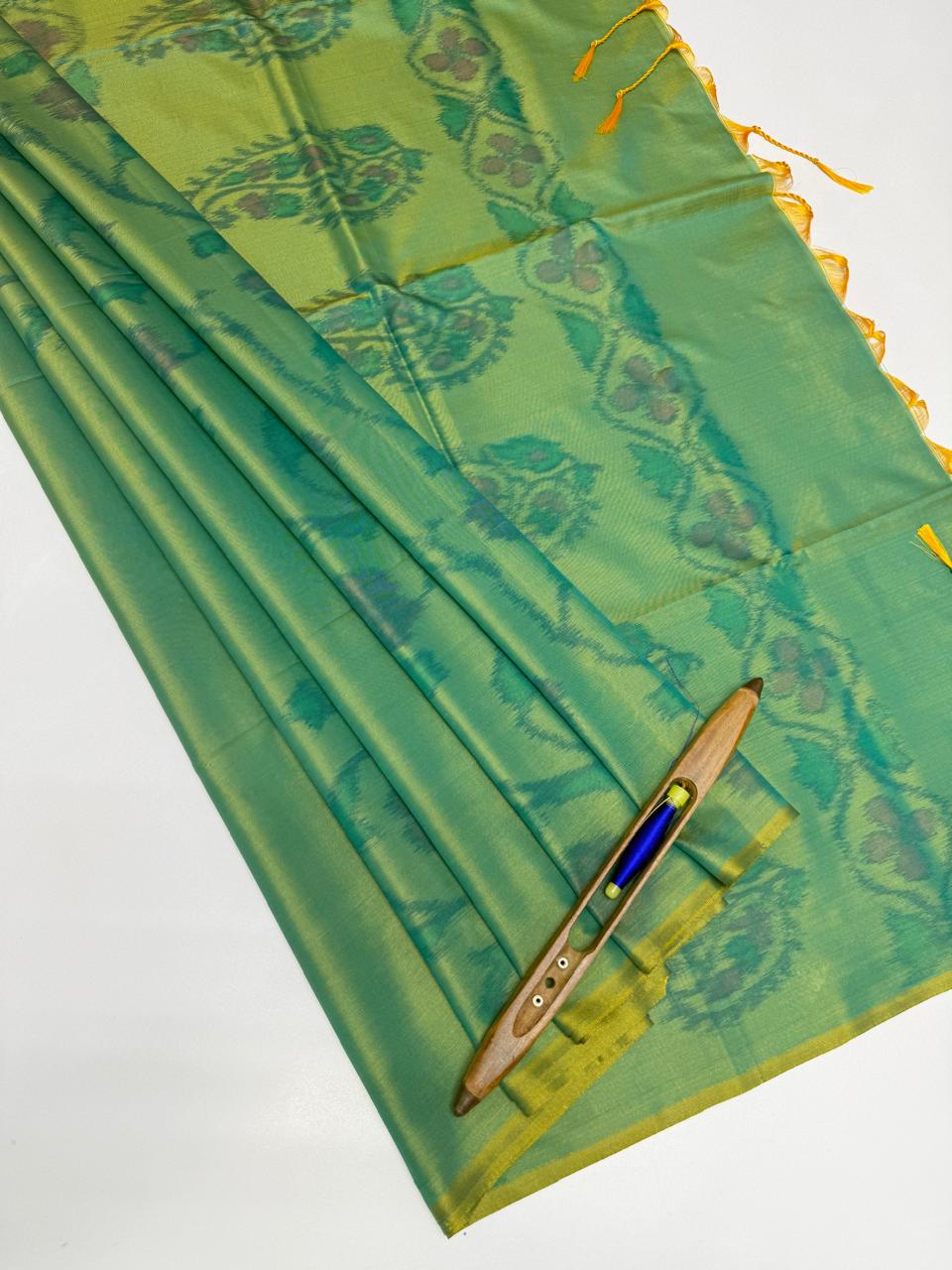 VSAS1405 - dual green color body, pallu , blouse.