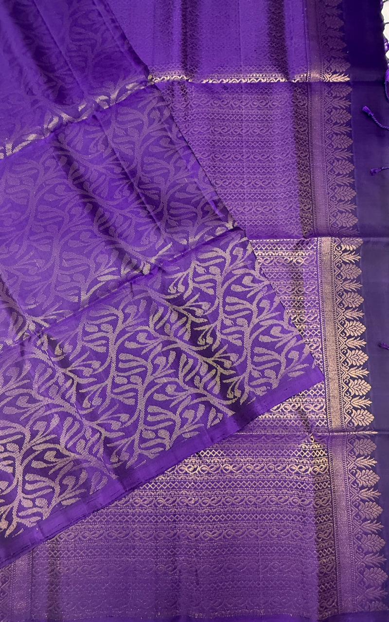 VSA659 - violet color body, pallu , blouse pure silk saree