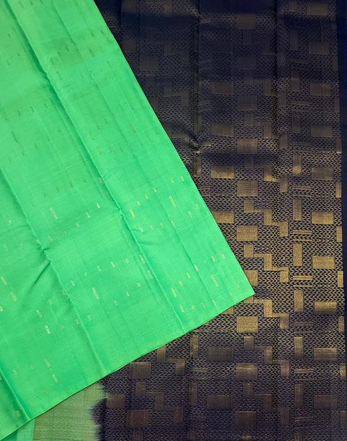 VSBL405 - rexona green color body , navy blue color pallu , blouse - Pure silk saree