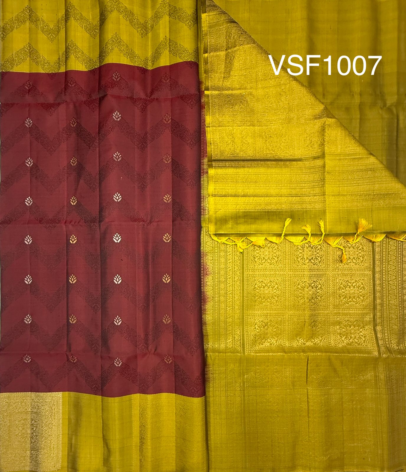 VSF1007 - maroon color body & mehandi green color pallu,blouse - Pure silk saree