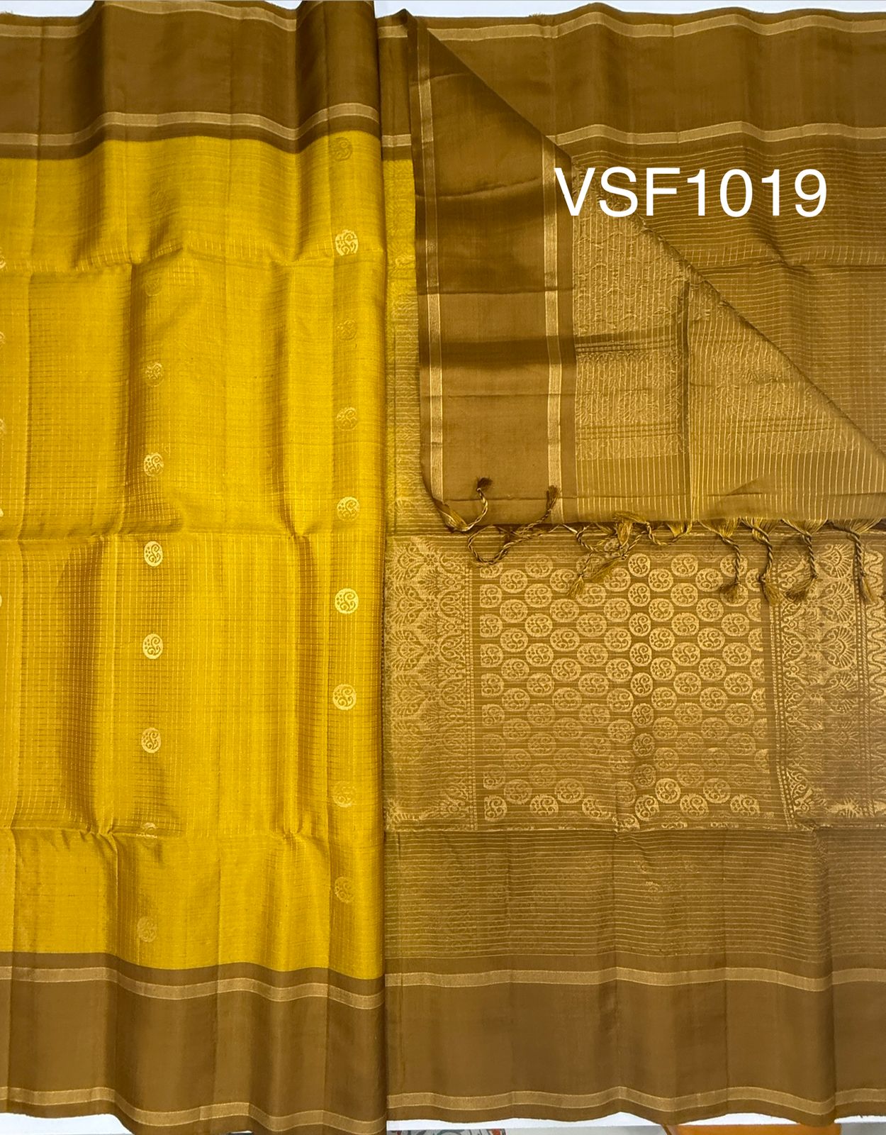 VSF1019 - golden yellow color body & dark mustard color pallu,blouse - Pure silk saree